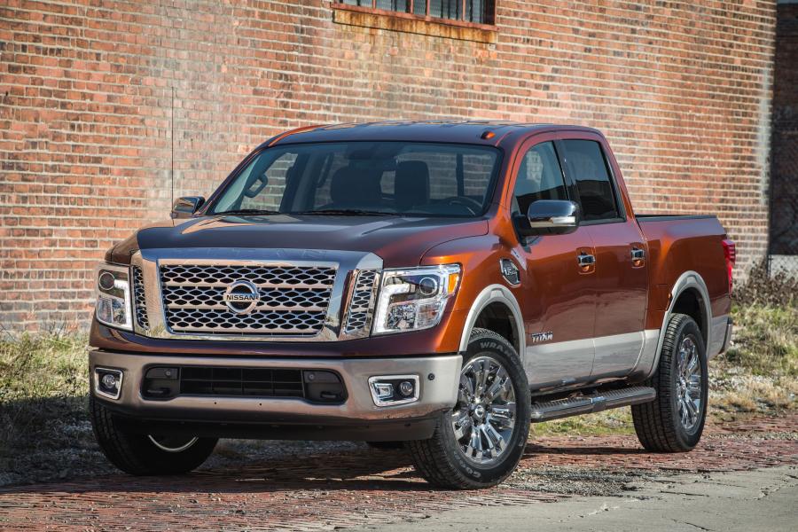  Nissan Titan Platinum Reserve Crew Cab 2016 года  (фото 4 из 17)
